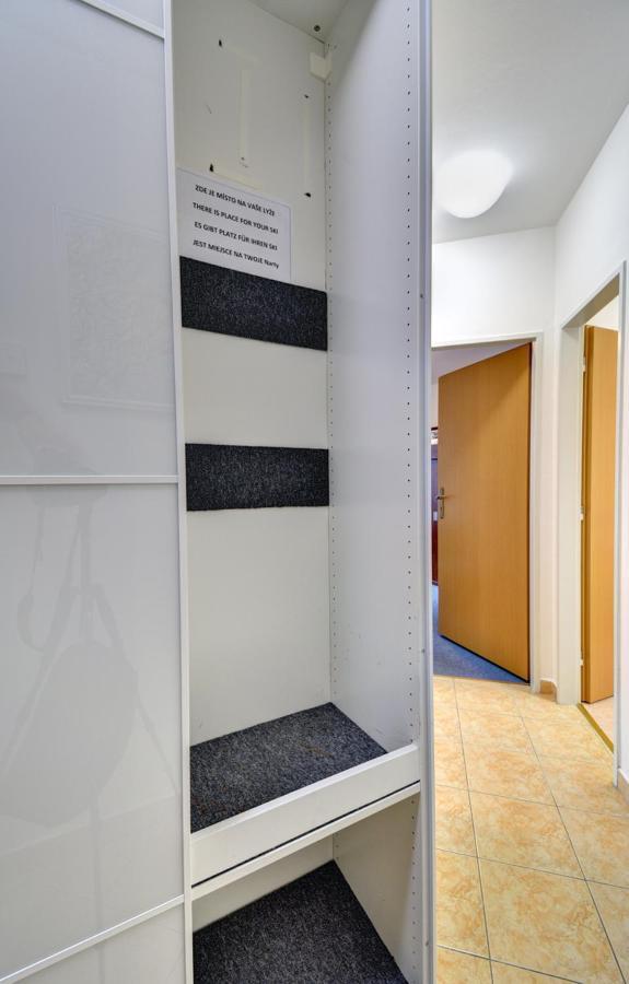 Apartman Modra Hvezda Рокитнице над Ийзероу Екстериор снимка