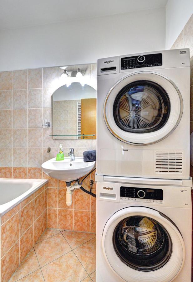 Apartman Modra Hvezda Рокитнице над Ийзероу Екстериор снимка